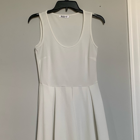 Dresses & Skirts - White dress